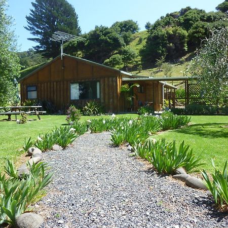 Aotea Lodge Great Barrier Tryphena Bagian luar foto