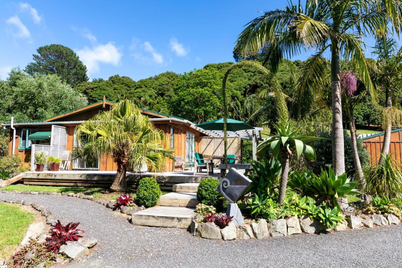Aotea Lodge Great Barrier Tryphena Bagian luar foto